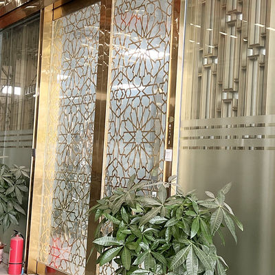 पीवीडी कलर स्टेनलेस स्टील स्क्रीन पार्टीशन लिविंग रूम डिवाइडर टेम्पर्ड ग्लास के साथ