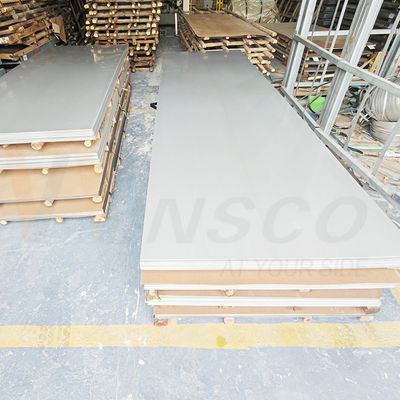 C304 304L कोल्डवे मिल एज स्टेनलेस स्टील शीट के साथ 1250mmx2500mmx0.6mm आकार 2B समाप्त