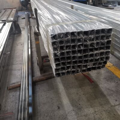 10×10mm से 200×200mm स्टेनलेस स्टील स्क्वायर और आयताकार ट्यूब 1.5-5.0mm दीवार की मोटाई के साथ निर्माण और रेलिंग के लिए